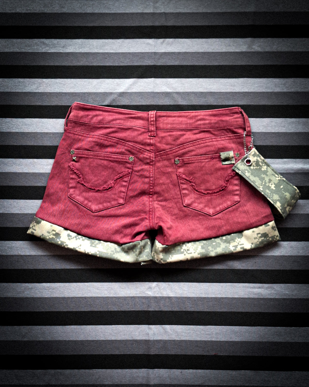 short rojo militar