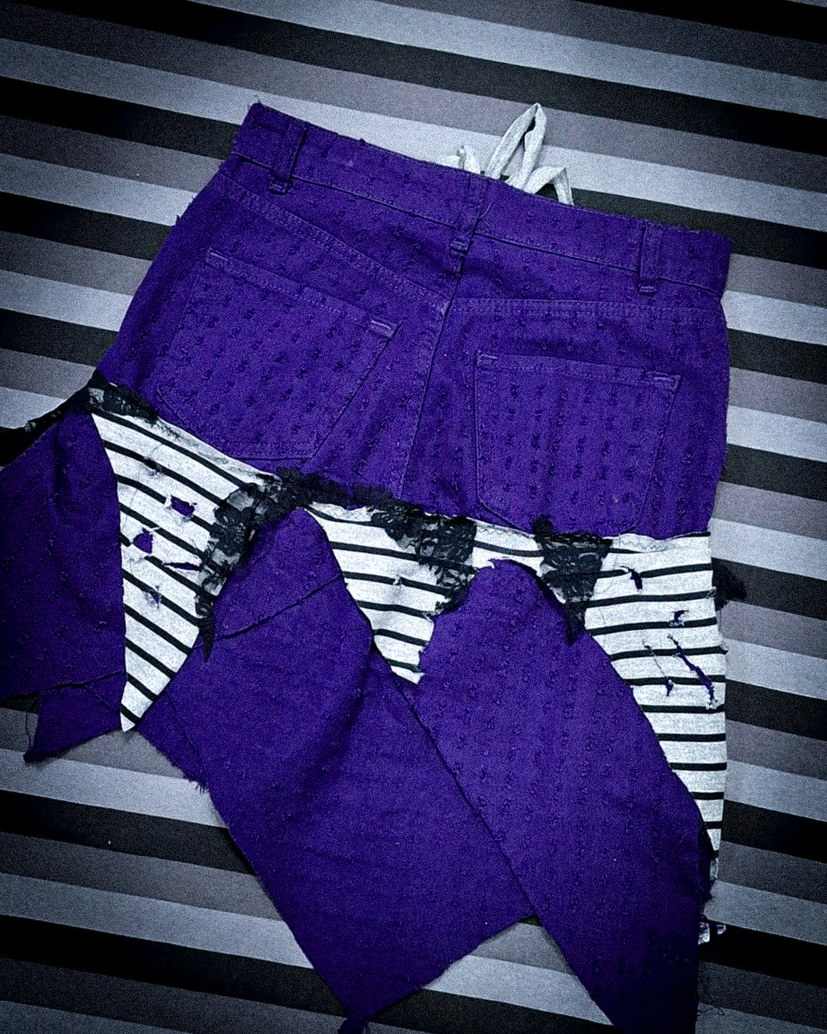 falda violeta emo