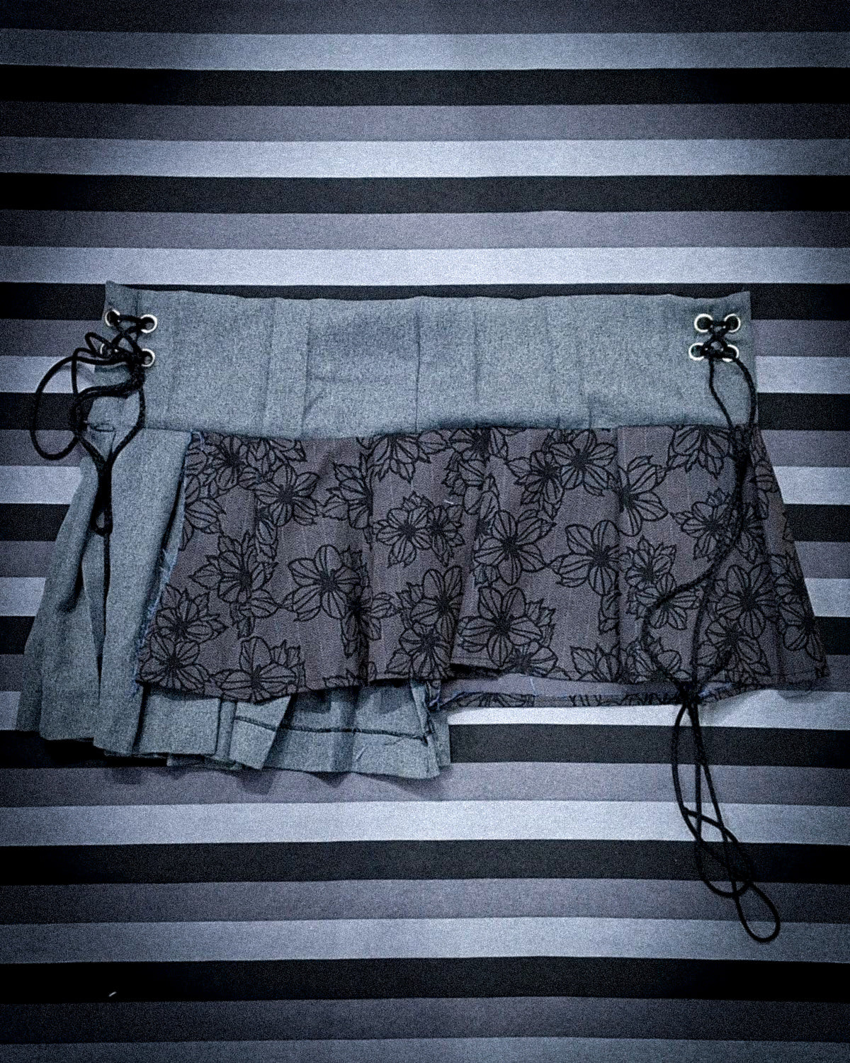 falda irregular gris