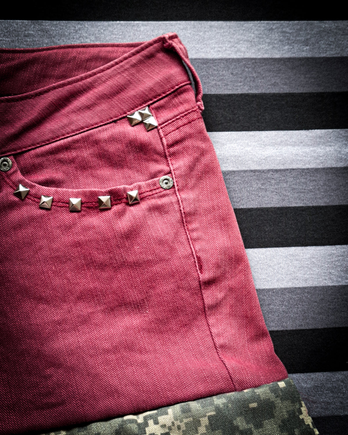 short rojo militar