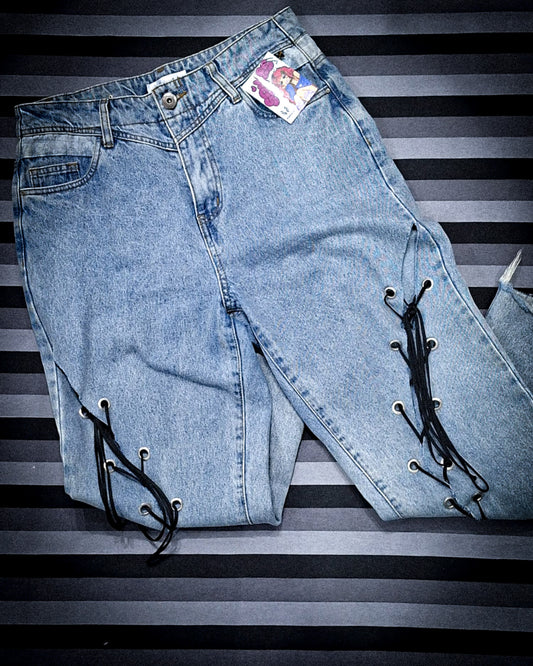 pant con ojalillos