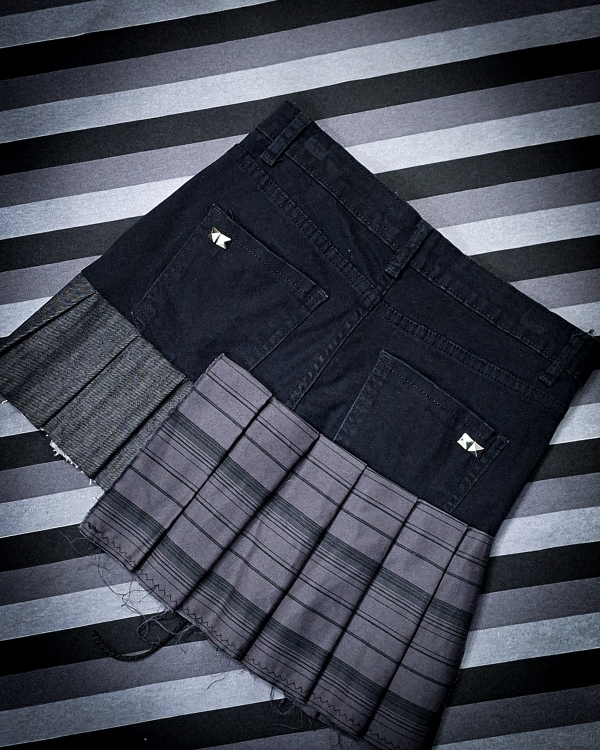 falda negra y gris con tachas